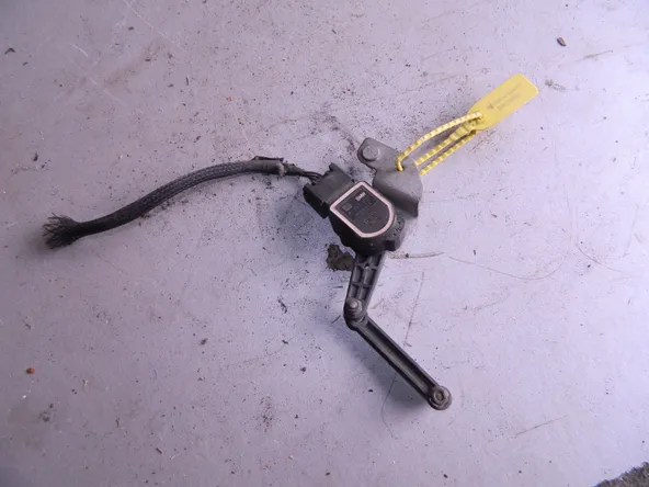 Датчик высоты дорожного просвета BMW 5-Series E60 Зад Прав (Контрактный) 94599966