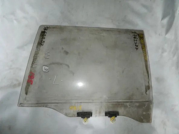 Стекло двери TOYOTA CALDINA 190 Задн. Лев (Контрактный) 1762207