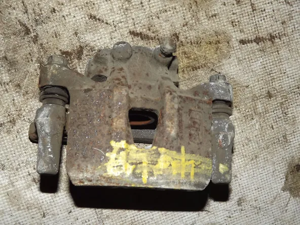 Суппорт MITSUBISHI GRANDIS NA4W Зад Прав (Контрактный) 35017261