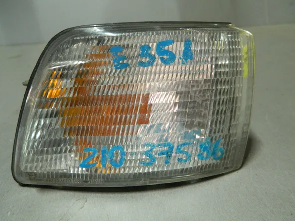 Габарит MITSUBISHI GALANT E33A Перед Прав (Контрактный) 79768018