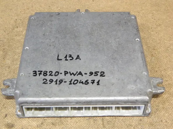 Блок управления ДВС HONDA FIT L13A (Контрактный) 79590541