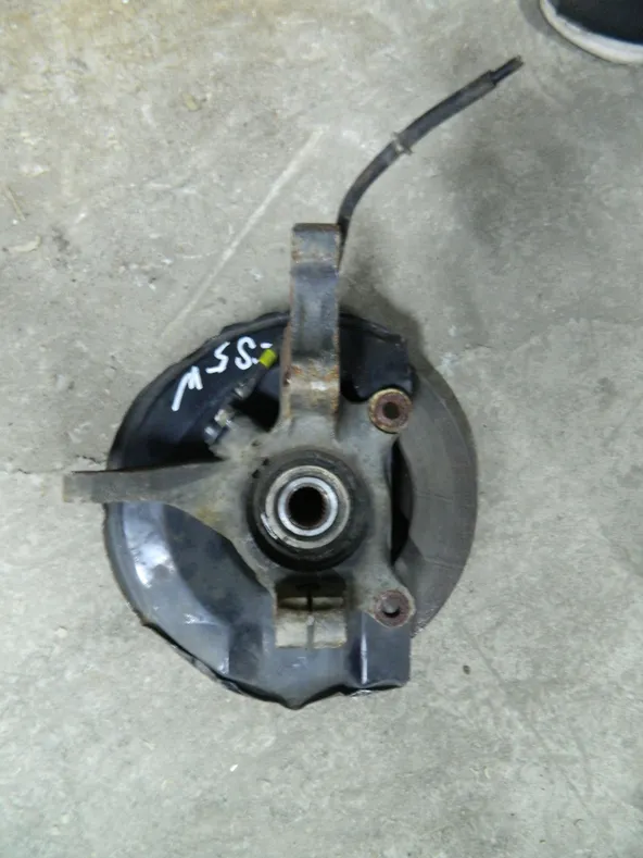 Ступица MITSUBISHI LANCER CEDIA CS5W Перед Лев (Контрактный) 79591123