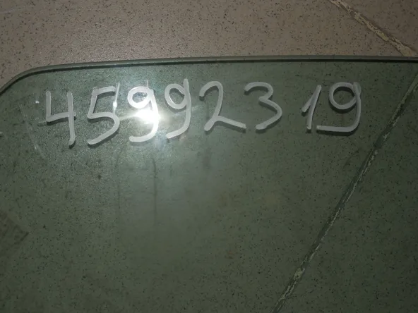 Стекло двери XYG 5153LGSS4FD Mazda 626 V GF Перед Лев 45992319