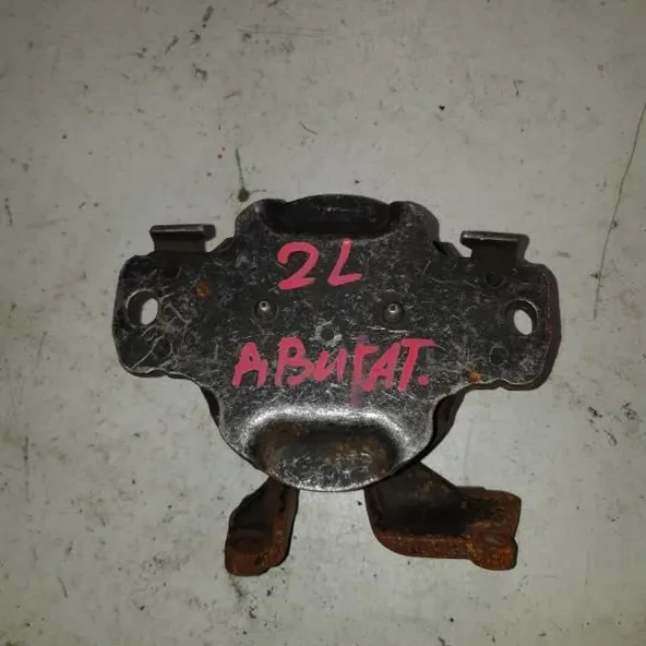 Подушка двигателя TOYOTA MARK II 2L Перед Лев (Контрактный) 1236154153