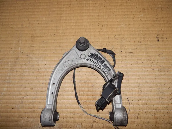 Рычаг подвески BMW 5-SERIES F10 Перед Лев (Контрактный) 24493201