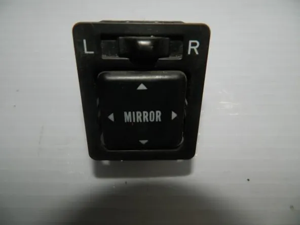 Кнопка регулировки зеркал TOYOTA CAMRY SXV20 (Б/У)