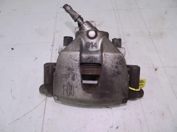 Суппорт VOLVO C30 Перед Прав (Контрактный) 79780109