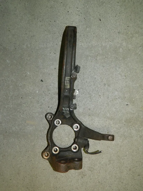 Кулак поворотный MITSUBISHI GALANT EA1A Перед Прав (Контрактный) 79591160