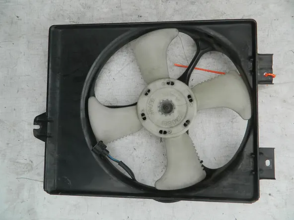 Диффузор радиатора MITSUBISHI DION CR9W (Контрактный) 72355010