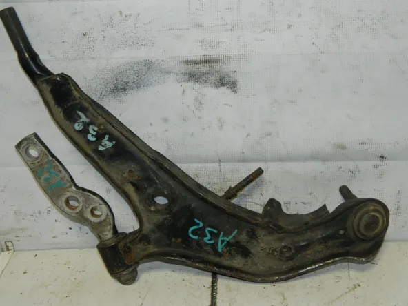 Рычаг подвески NISSAN CEFIRO A32 Перед Прав (Контрактный)