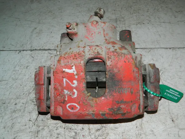 Суппорт TOYOTA  AVENSIS T220 Перед Прав (Контрактный) 81540208