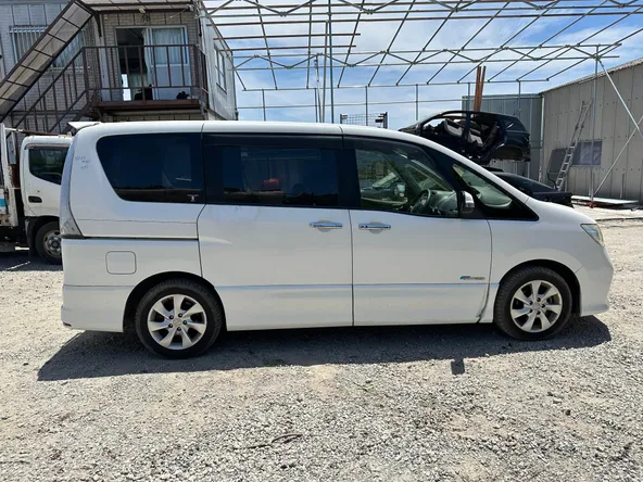 Крыло NISSAN SERENA HFC26 Перед Прав (Контрактный) 104015040
