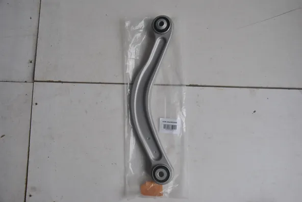 Рычаг GENERAL PARTS 2043503006 MERCEDES-BENZ С-CLASS W204 07-14, S204 07- Задн Верх Лев