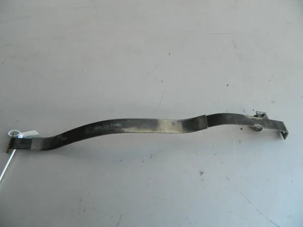 Лента крепления бензобака HYUNDAI SOLARIS Лев (Контрактное) 45990946