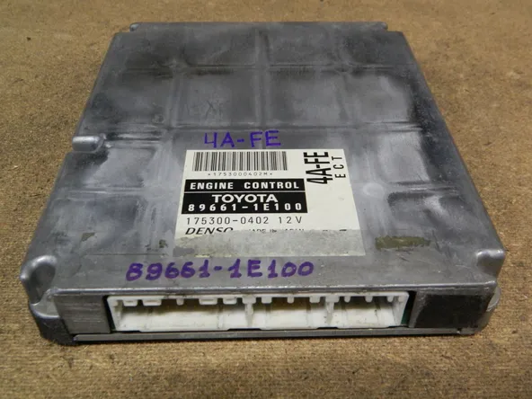 Блок управления ДВС TOYOTA SPRINTER CARIB 4AFE (Контрактный) 9866 896611E100