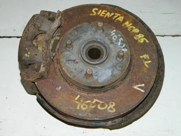 Ступица TOYOTA SIENTA NCP85 Перед Лев (Контрактный) 40940838