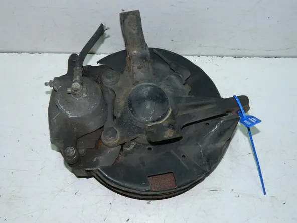 Ступица NISSAN LARGO W30 Перед Лев (Контрактный) 69838296