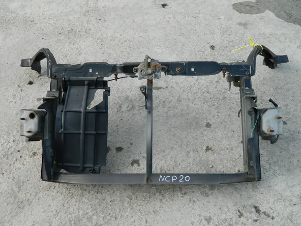 Рамка радиатора TOYOTA FUNCARGO NCP20 (Контрактный) 64492991