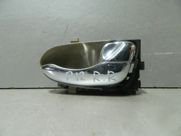 Ручка двери внутренняя NISSAN PRIMERA P12 Зад Прав (Контрактный) 81539853
