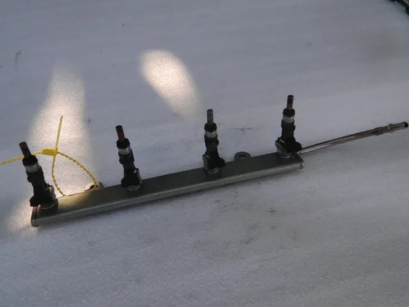 Рампа топливная с форсунками MITSUBISHI LANCER 4B10 (Контрактный) 79768875