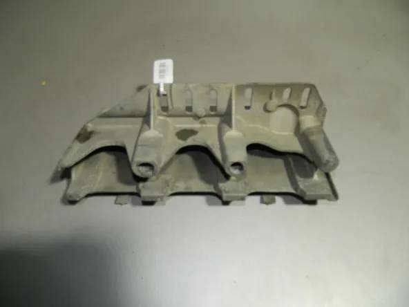 Кронштейн впускного коллектора Renault Clio II K4J 711 (Б/У)