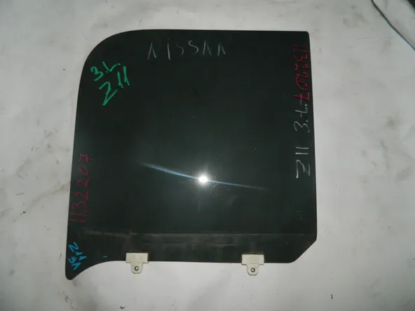 Стекло двери NISSAN CUBE Z11 Задн. Лев (Контрактный) 1132207