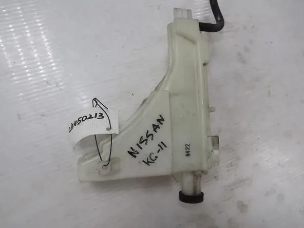 Бачок омывателя NISSAN BLUEBIRD KG11 (Контрактный) 28450213