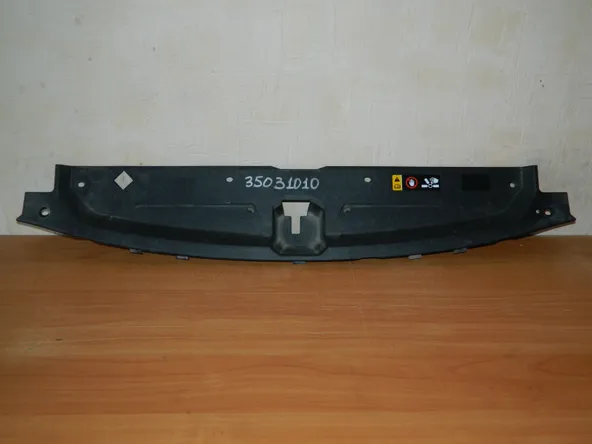 Накладка замка капота Kia Sportage QL (Б/У) 46091406