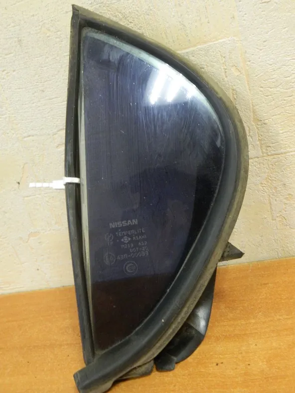 Форточка двери NISSAN MAXIMA A33 Лев (Б/У) 76063