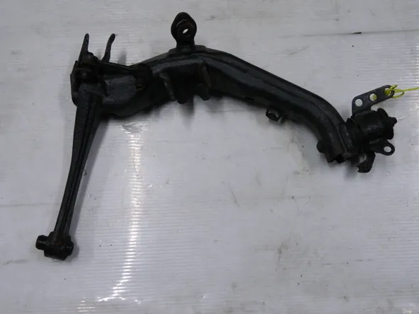 Рычаг подвески TOYOTA AVENSIS AZT255 Зад Лев (Контракный) 94603796