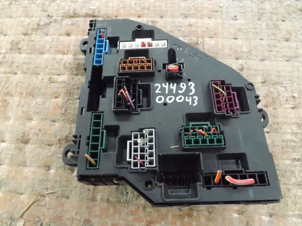 Блок предохранителей BMW 5-SERIES F10 (Контрактный) 2449300043