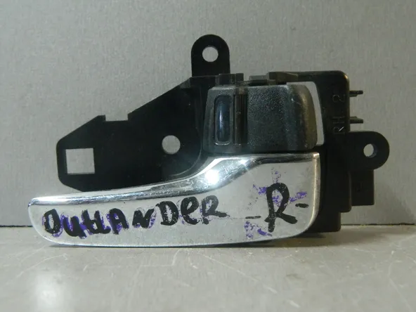 Ручка двери внутренняя MITSUBISHI OUTLANDER CW5W Прав (Контрактный) 81528381