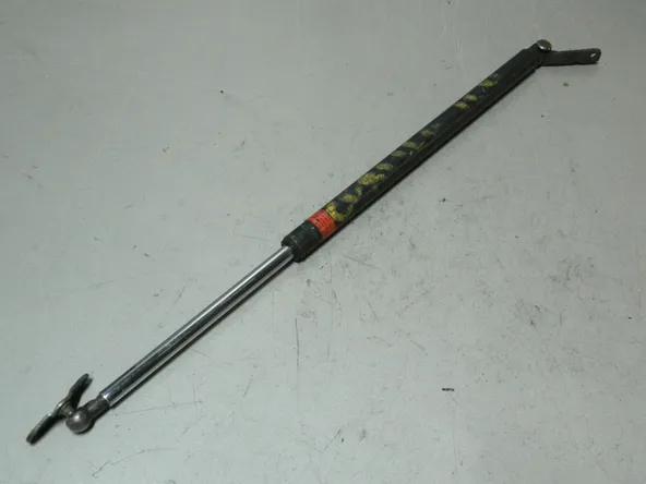 Амортизатор багажника TOYOTA COROLLA AE110 Лев (Контрактный) 81532188