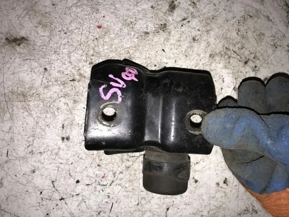 Кронштейн двигателя TOYOTA VISTA AZV50 1AZFSE Перед (Контрактный) 1231128050