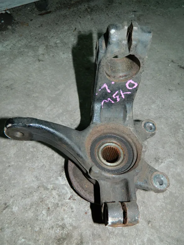 Ступица MAZDA DEMIO DY3W Перед Лев (Контрактный) 79591054