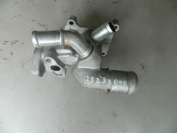 Фланец системы охлаждения MAZDA AXELA BLEFP LF (Контрактный) 2529300054