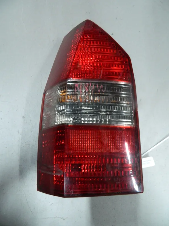 Фонарь MITSUBISHI CHARIOT N84W Зад Лев (Контрактный) 68000328