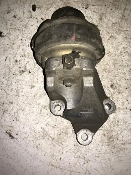 Подушка двигателя VOLVO XC70 D5244T4 (Контрактный)