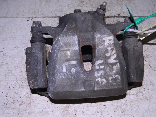 Суппорт TOYOTA RAV4 ACA30 Перед Лев (Контрактный) 79590052