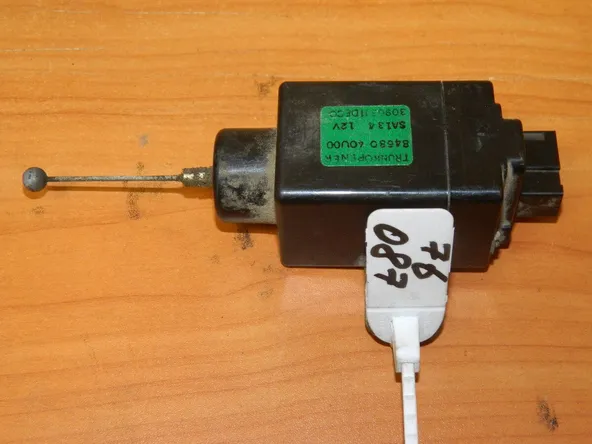 Активатор замка багажника NISSAN MAXIMA A33 (Б/У) 76087