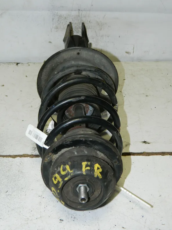 Стойка подвески TOYOTA VITZ SCP90 Перед Прав (Контрактный) 45992911