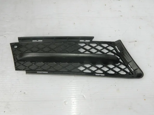 Решетка бампера BMW 3-SERIES E90 Перед Прав (Б/У)