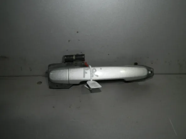 Ручка двери внешняя TOYOTA COROLLA E120 Перед Прав (Б/У) 45993866 6920252010