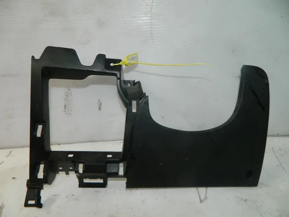 Накладка на торпедо  KIA RIO QB G4FA (Б/У) 40940128