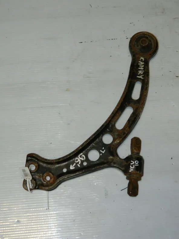 Рычаг подвески TOYOTA CAMRY VCV10 Перед Лев (Контрактный)