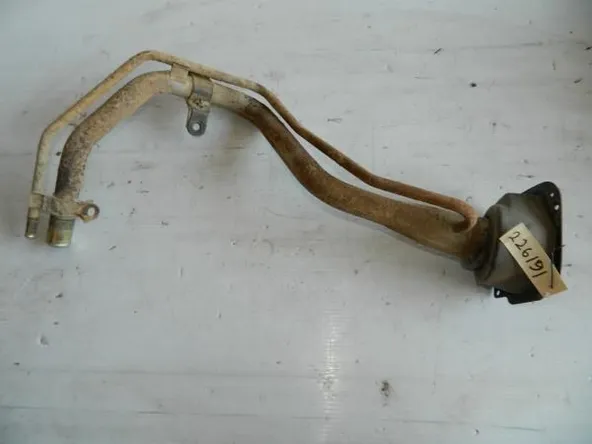 Горловина топливного бака TOYOTA CORONA ST191 3SFE (Б/У) 7720120390