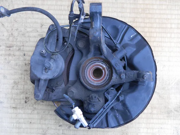 Ступица TOYOTA AVENSIS AZT250 Перед Прав (Контрактный) 37550730