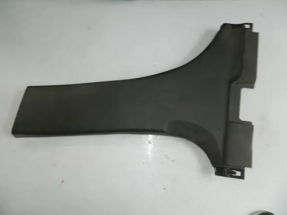 Обшивка стойки MITSUBISHI LANCER CY4A Лев (Контрактный) 7211A055