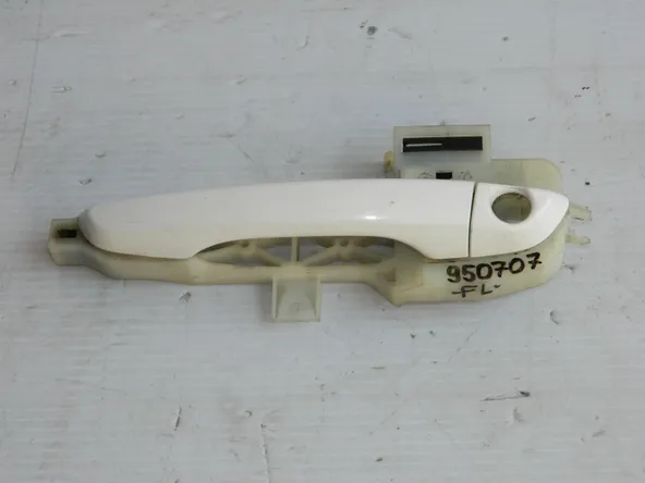 Ручка двери HYUNDAI SOLARIS HCR Перед Лев (Б/У)