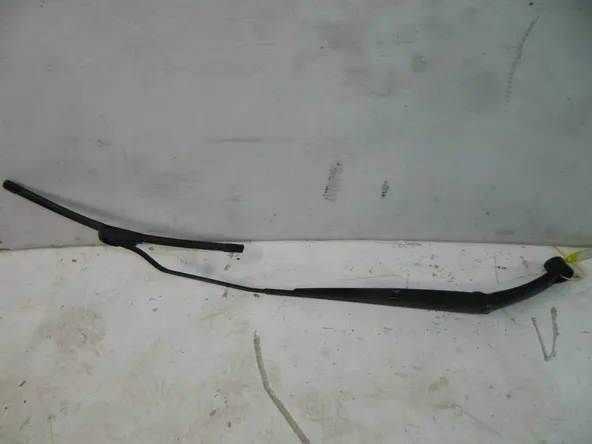 Поводок стеклоочистителя KIA RIO QB G4FA Перед Прав (Б/У) 40940076